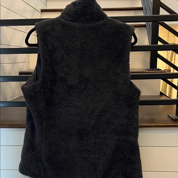 Patagonia Women's Dark Fleece Vest - Picture 5 of 6
